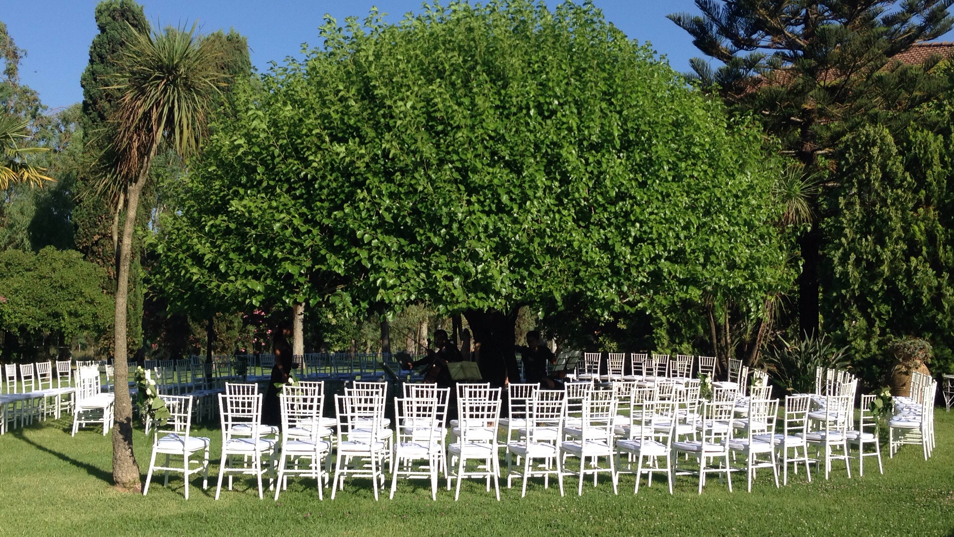 https://www.weddingamalfi.com/wp-content/uploads/Alessandro-and-Diego-open-air-garden-wedding-ceremony.jpg