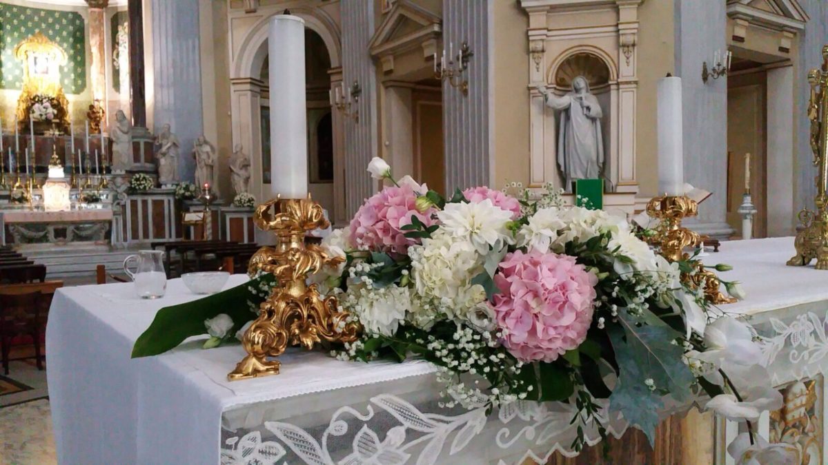 Domenico and Maria - Wedding Amalfi church flowers decoration