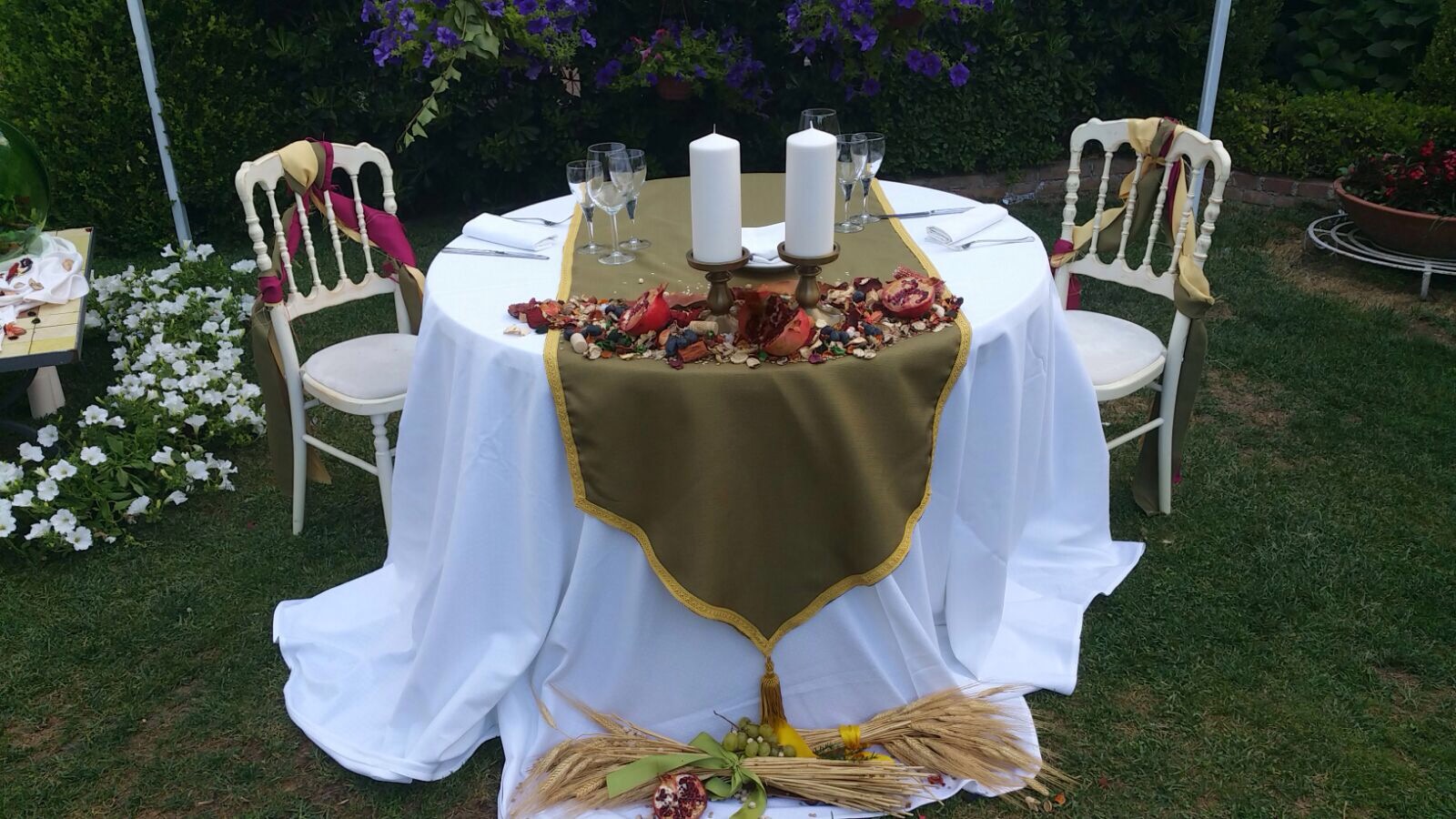 https://www.weddingamalfi.com/wp-content/uploads/Giuseppe-and-Patricia-wedding-table.jpg