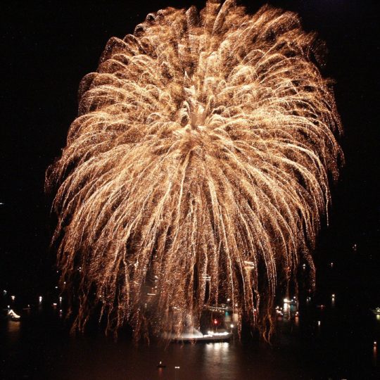 https://www.weddingamalfi.com/wp-content/uploads/fireworks-540x540.jpg